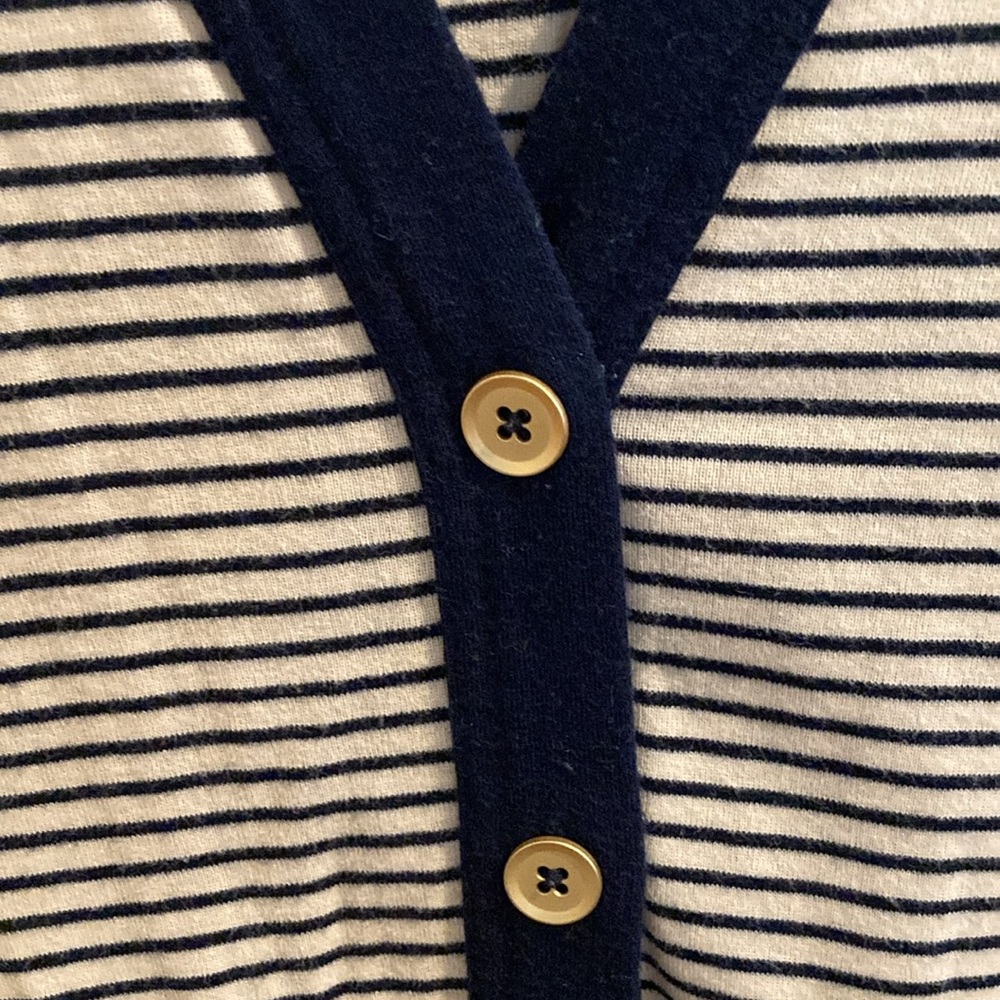 2/$30 💙 J Crew perfect fit cardigan 💙 small 💙 navy cream stripes - Picture 4 of 7